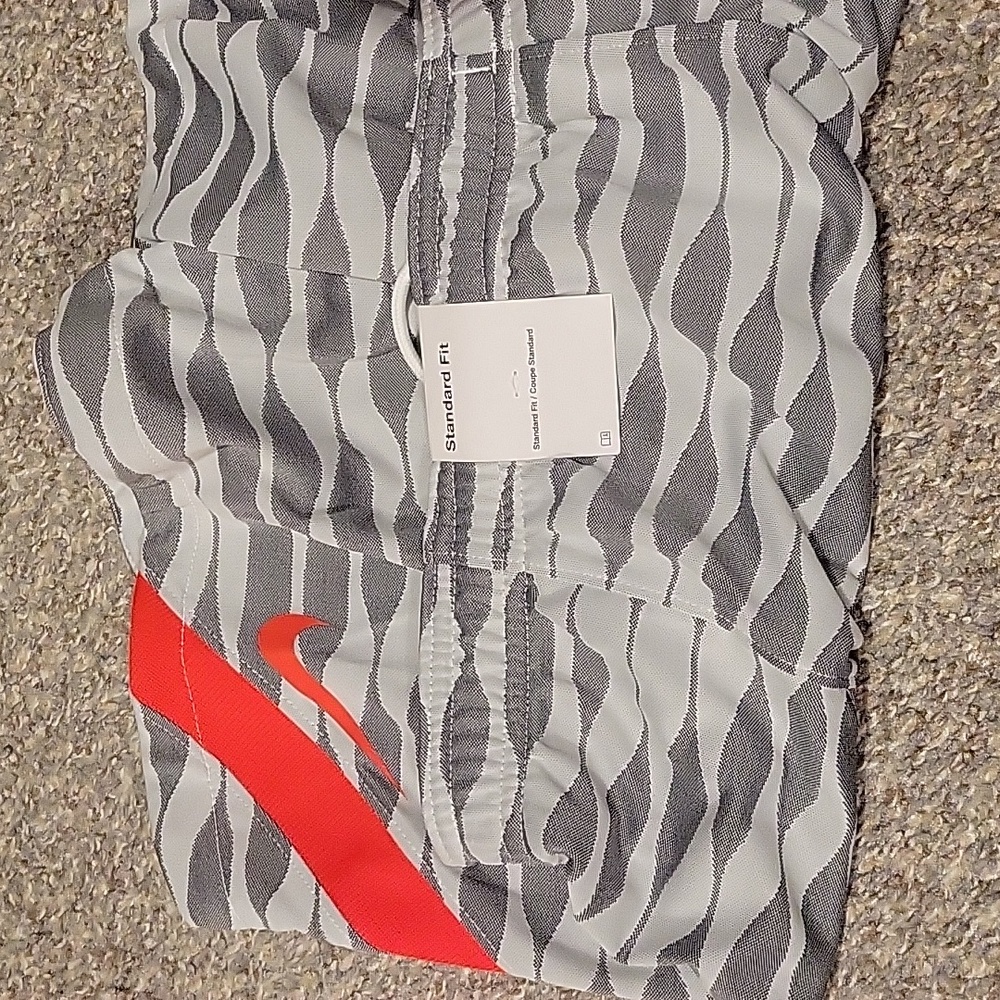 Nike shorts - Picture 3 of 3